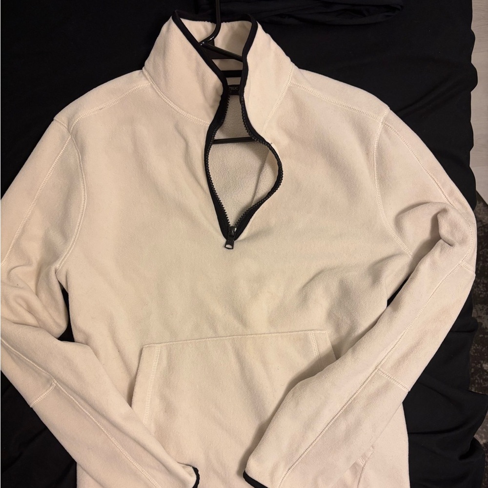 Banana Republic Arctic Fleece in Cream and Black
